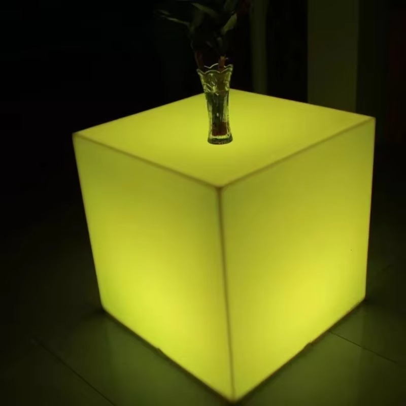 Table and Chairs Plastic Strip - Outdoor Lighting Restaurant のレビューと価格