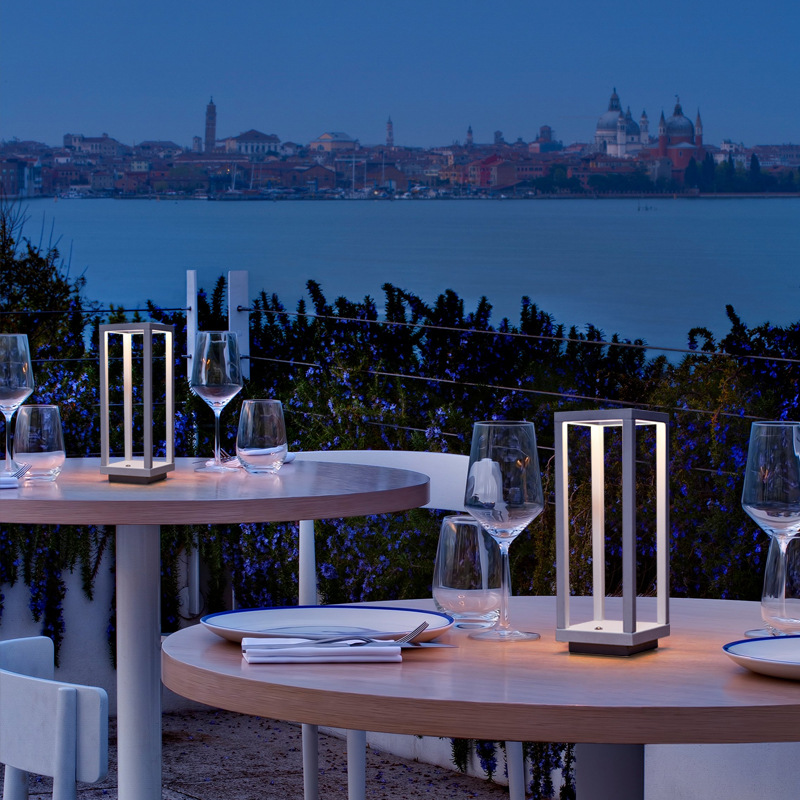 LED Touch Charging Desk Lamp W - Outdoor Lighting Restaurant のレビューと価格