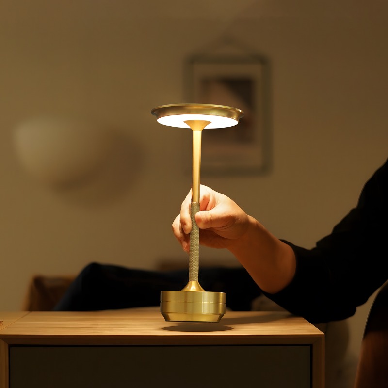 Aluminium Tricolor Desk Lamp R - Outdoor Lighting Restaurant のレビューと価格